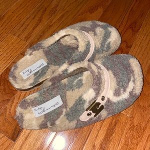 Vintage Havana Camo Clogs